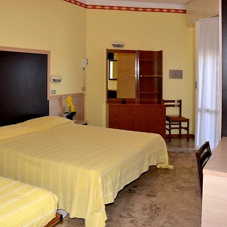 Hotel Marco Polo Bellaria-Igea Marina Rum bild