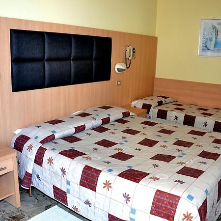 Hotel Marco Polo Bellaria-Igea Marina Rum bild