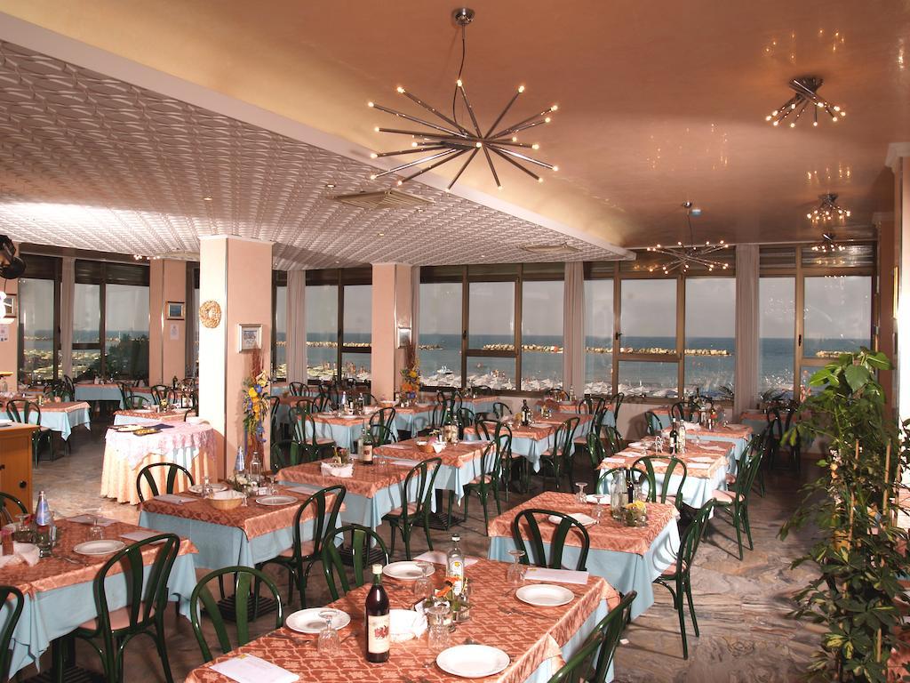 Hotel Marco Polo Bellaria-Igea Marina Exteriör bild