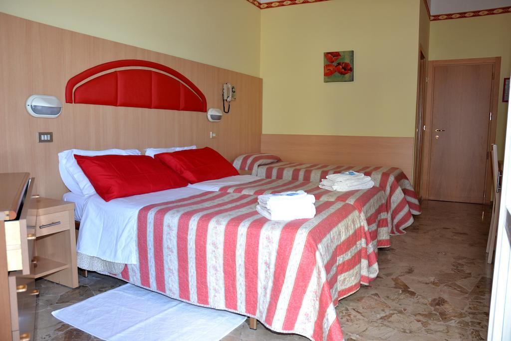 Hotel Marco Polo Bellaria-Igea Marina Rum bild